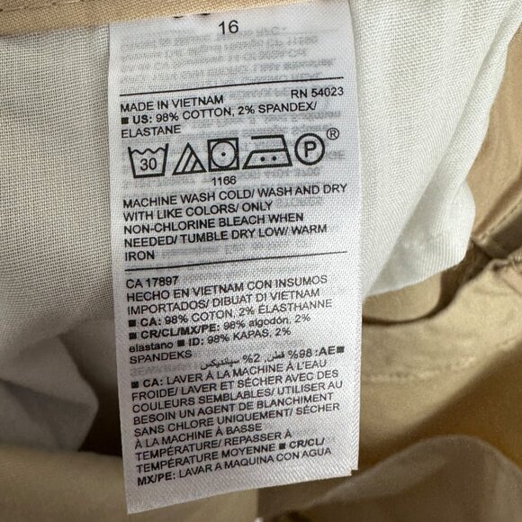 NWT Old Navy Everyday Short Womens Size 16 Taupe Tan Beige Relaxed Fit NEW Plus - Picture 10 of 15